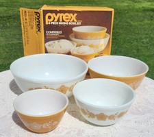 Pyrex 4 Piece Mixing Bowl Set 404 - 401 Butterfly Gold Pattern & Orig. Box picture