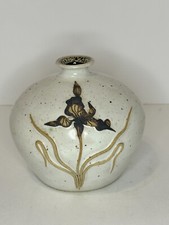 Vintage 1990 Signed TAMI BIER Folk Art Pottery Pinch Top Vase Iris Flower Design picture