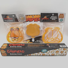 Garfield 4-Pc KitchenwareIce Pop Maker, Crust Cutter, Mold & Silicone Liner NEW picture