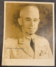 GEN OMAR BRADLEY Signed Photo Autograph 5-Star General D-Day JCS Chairman 1952 picture