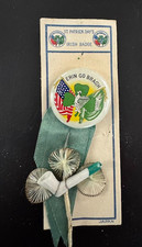 VTG 1950 ST PATRICKS DAY PINBACK ON CARD W COMPOSITION PIPE, THREAD SHAMROCK NOS picture