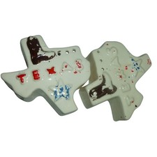 Vintage Texas State Shaped Ceramic Salt and Pepper Shakers Souvenir Set picture