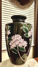 BEAUTIFUL CHINESE BLACK FLORAL VINTAGE VASE picture