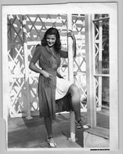 HOLLYWOOD GENE TIERNEY STYLISH POSE STUNNING PORTRAIT 1940s ORIG PHOTO MA78 picture