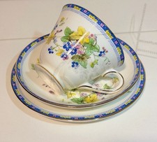 Vintage Royal Doulton Leonie H4451 Trio Teacup Saucer Side Plate Fine Bone China picture