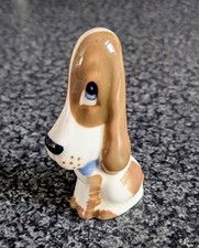 Vintage Szeiler Studios Basset Hound Dog Figurine Brown White Blue Eyes 8cm picture