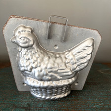 VTG. 1930s ANTON REICHE CHICKEN HEN ON BASKET CHOCOLATE MOLD #35 DRESDEN GERMANY picture