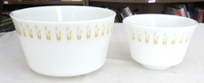 Hazel Atlas Mixing Bowl Pair - 9.1/4 & 7 inches - Yellow Wheat design pattern picture