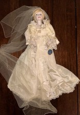 Royal Doulton Nisbet Heirloom Dolls The Princess of Wales Wedding Diana 16