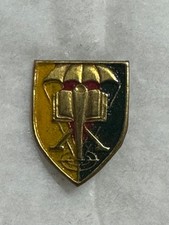IDF Infantry & Paratroopers School Badge Israel Army Pin Vintage Military Pin picture