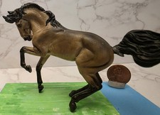 Taboo resin - SM Mustang Stallion, sculpted Sarah Minkiewicz, painted by?? picture