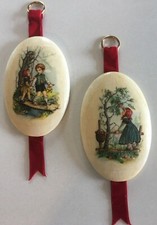 Vintage Old Fashion Girl & Boy Plaque 10