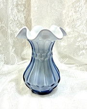 Beautiful Vtg Fenton Thumbprint Flute And Dot Periwinkle Blue Ruffled Vase 5 1/4 picture