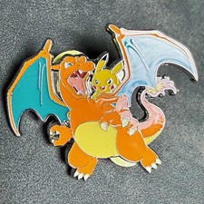 2021 Pokémon Charizard Holding Pikachu Enamelled Metal Lapel Pin picture