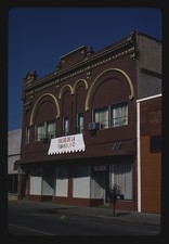 Photo:Commercial building, Woodburn, Oregon picture