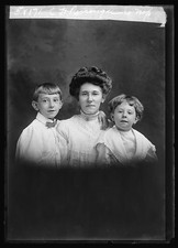 Photo:Reisinger C H Family Portrait Woman and Two Children picture