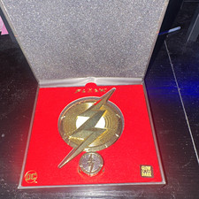 Salesone DC The Flash ring and logo Set GameStop Exclusive Glow Dark #3008/10000 picture