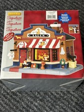 Lemax Signature Collection Posh Pets Salon Christmas Village House 35540 2013 picture