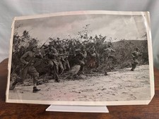 Original 1943 WWII International News Photos Press Photo US Soldiers Combat 4-21 picture