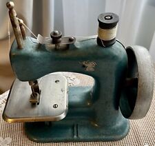VTG Mini Stitch Mistress Sewing Machine-A Genero Product-No.49 picture