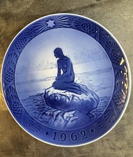 VTG 60s Royal Copenhagen 1962 Christmas Plate Mermaid at Wintertime 1st Quality picture
