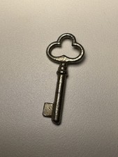 🌿 🗝️ vintage antique skeleton key small solid barrel lock opener picture