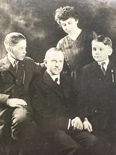 US PRESIDENT CALVIN COOLIDGE & FAMILY RPPC POSTCARD HH67 picture