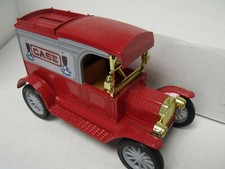 ERTL1:25 REPLICA FORD,1913 MODEL T VAN, BANK, CASE, EXCELLENT CONDITION,W/BOX picture
