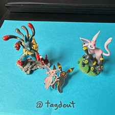 Pokémon Espeon Umbreon & Lucario Mini Plastic Figurines espeon/ umbreon  pin picture