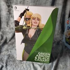 DC Comics Designer series GREEN ARROW and BLACK CANARY STATUE Brand New picture