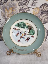 Vintage 1975 Avon Skaters on the Pond Christmas Plate Enoch Wedgwood NOS Box picture