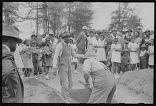 Photo:Heard County Georgia 1930s Funeral of Sawmill Worker Crowd Graveside picture
