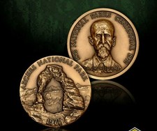 ARCHES NATIONAL PARK BRONZE 1971 CHALLENGE COIN picture