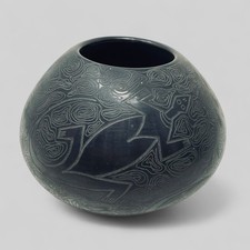 Mata Ortiz Blackware Pottery Vase Lizard Reptile Signed Armando Silveira 4” Flaw picture