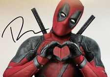 Ryan Reynolds (Deadpool) Hand-Signed 7x5 inch Photo Original Autograph Signature picture