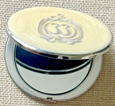 Disney Club 33 Lmtd Edition Mirror Compact Bag 2014 Disneyland Mother Pearl NEW picture