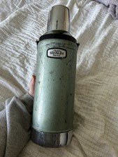 Vintage Aladdin’s Stanley Thermos With Handle 2 Quart (64 oz) No. A-945DH picture