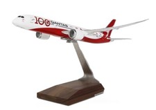 PacMin Qantas Airways Boeing 787-9 Centenary VH-ZNJ Desk Model 1/200 Airplane picture