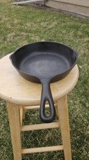Vollrath Antique Cast Iron Skillet Number 5. Sits Flat. Smooth Seasoned Surface picture