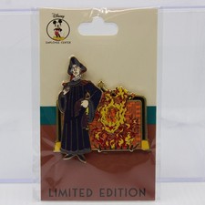 A4 Disney DEC LE Pin Villains Frollo The Hunchback of Notre Dame picture