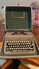Vintage Royal Heritage Portable Manual Typewriter & Case. Can Be Fixed or Displa picture