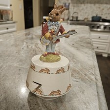 ROYAL DOULTON England BUNNYKINS MR BUNNYBEAT STRUMMING Music Box HEY JUDE Nice picture
