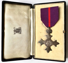 Member of The British Empire (MBE) Military 1919 in Royal Mint presentation Case picture