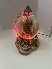 Department 56 Lighted Neiman Marcus Snow Globe 2002 Santa Christmas Scene picture