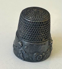 1905 - Antique Simons Brothers sterling silver thimble - cherub & floral garland picture