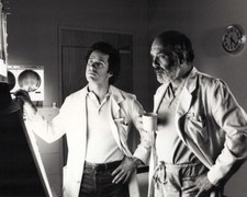 Trapper John M.D. Gregory Harrison Pernell Roberts look at X-ray 8x10 photo picture