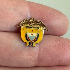 Colombia Coat of Arms Lapel Pin Enamel Condor Shield Souvenir Tie Tack Vintage picture