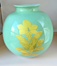 Kutani ware Living National Treasure Minori Yoshita Japanese vase porcelain gilt picture
