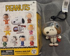 Peanuts ASTRONAUT SNOOPY IN SPACE Figural Bag Clip Series 5 By Monogram 3