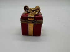 La Gloriette Peint Main Limoges France Gift Box w/ Ribbon Form Trinket Box picture